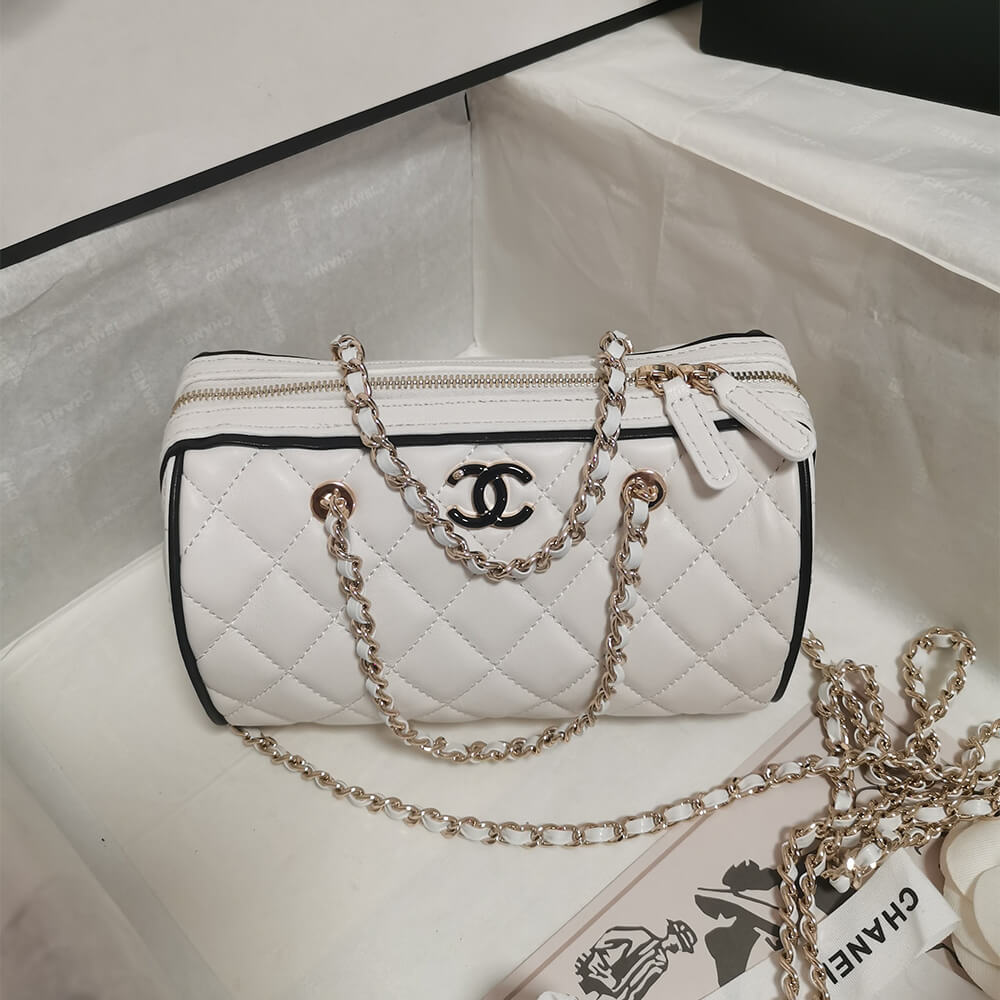 CHANEL Clutch with Chain(HIGH-END GRADE)